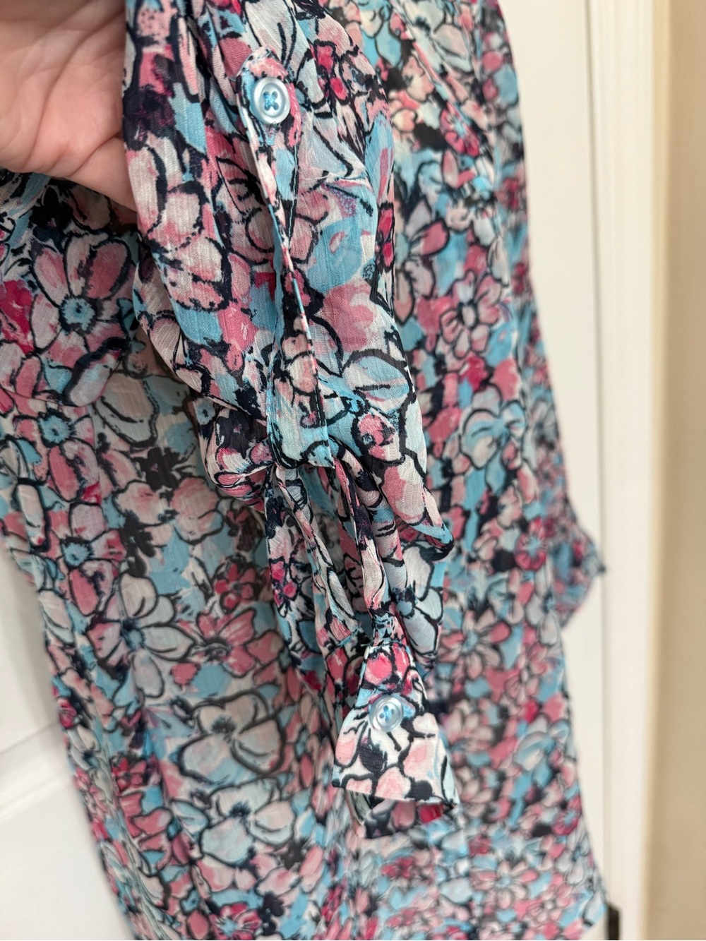 Kut from the Kloth Jasmine Floral Sheer Button Down Blouse Top Size L - Picture 8 of 11
